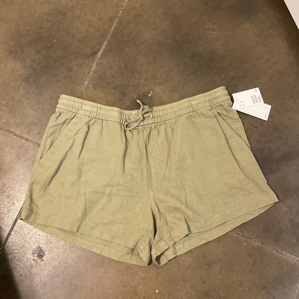 NWT olive green linen shorts